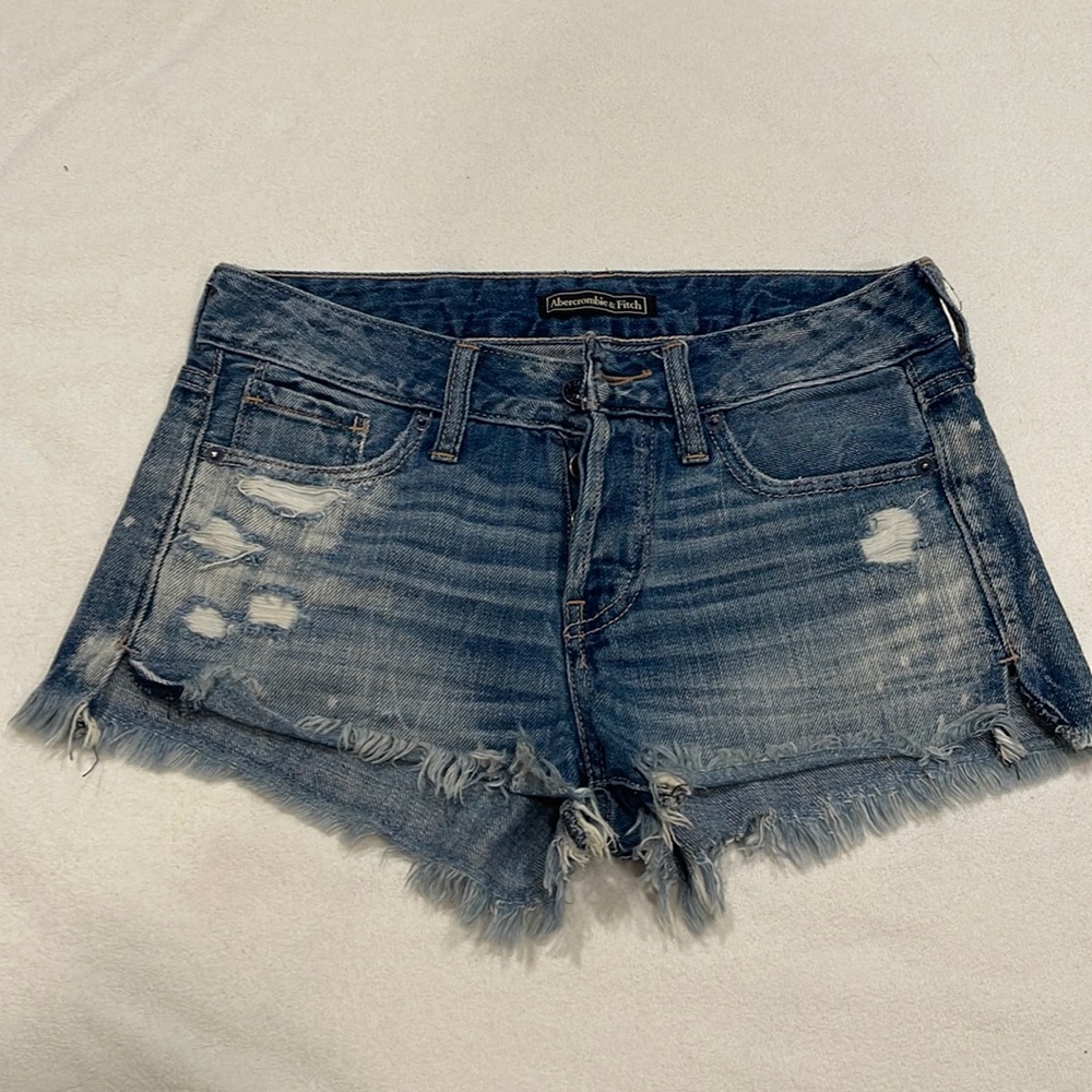 Abercrombie & Fitch women’s shorts, 24